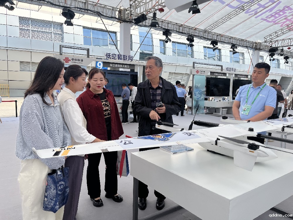 洞察数字前沿！我院教师参观第八届数字中国建设峰会